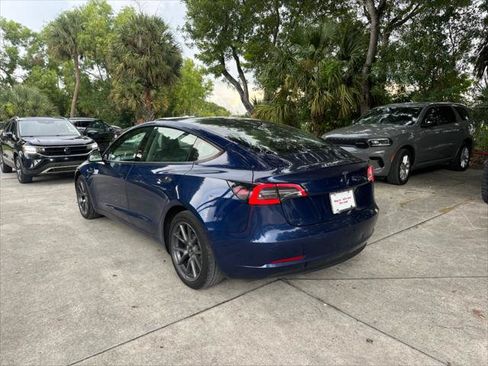 Used 2022 Tesla Model 3 RWD image 9