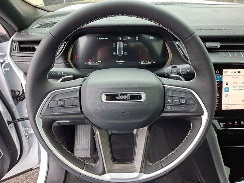 New 2026 Jeep Grand Cherokee Limited image 16