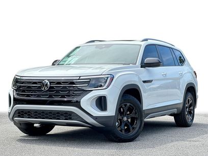 New 2025 Volkswagen Atlas Peak Edition SE