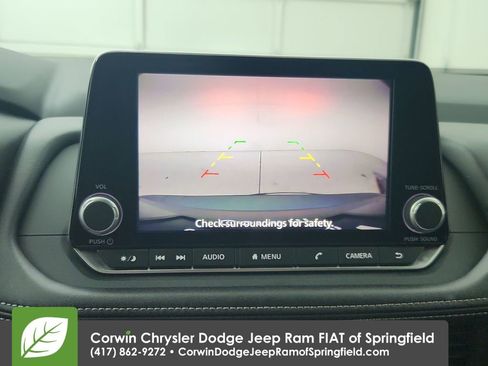 Used 2025 Nissan Rogue SV FWD image 24