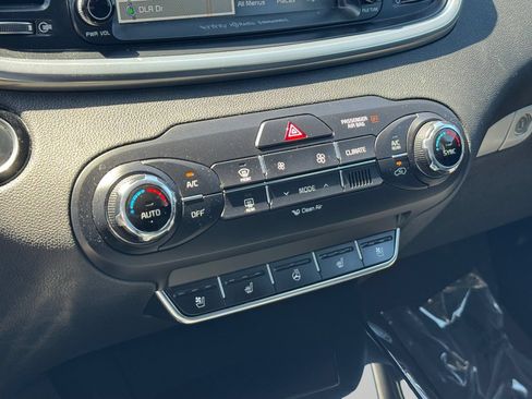 Used 2017 Kia Sorento SX AWD/4WD image 16