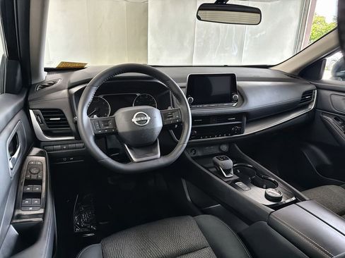 Certified 2026 Nissan Rogue SV w/ Cold Weather Package AWD/4WD image 18