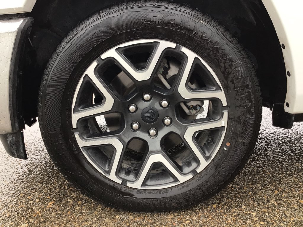Used 2025 RAM 1500 Laramie AWD/4WD image 26
