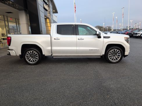 Used 2025 GMC Sierra 1500 Denali Ultimate image 10