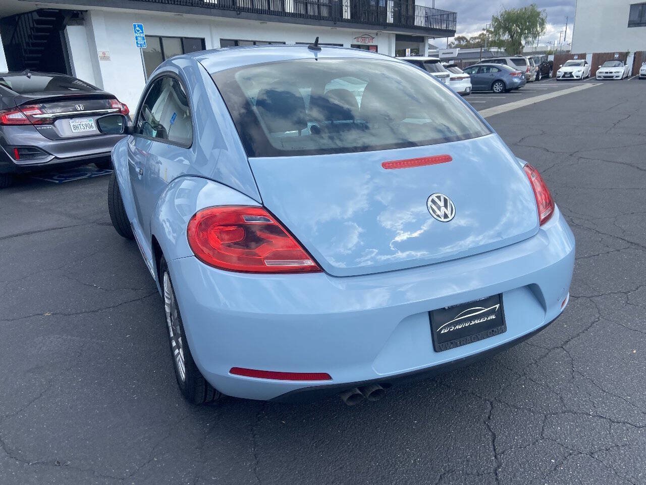Used 2013 Volkswagen Beetle 2.5 FWD image 4