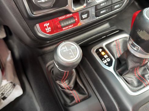 Used 2020 Jeep Wrangler Unlimited Rubicon AWD/4WD image 30
