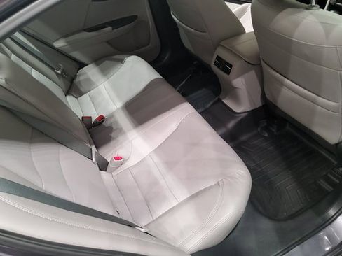 Certified 2017 Honda Accord EX-L image 15