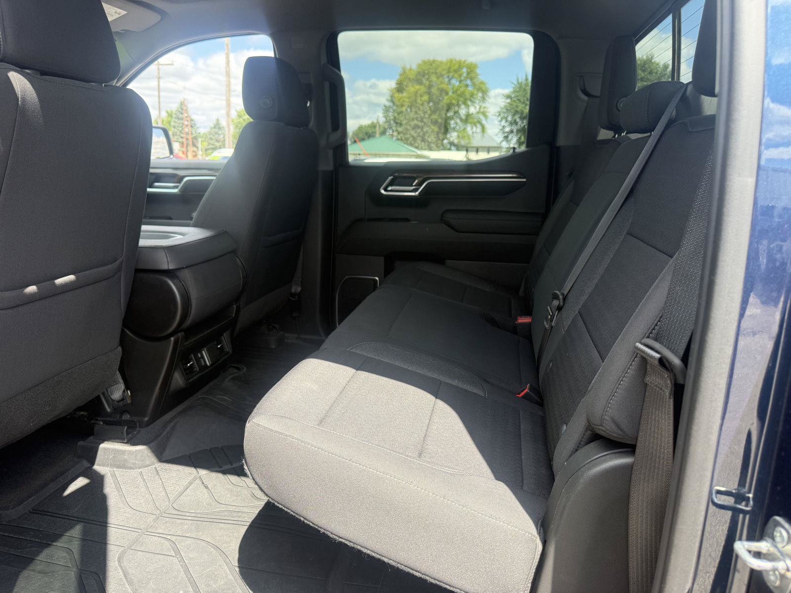 Used 2022 Chevrolet Silverado 1500 LT w/ All Star Edition Plus AWD/4WD image 9