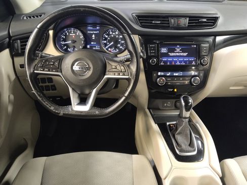 Used 2020 Nissan Rogue Sport SV w/ All-Weather Package FWD image 22