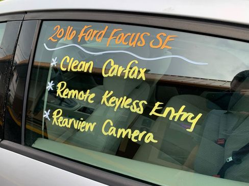 Used 2016 Ford Focus SE FWD image 8