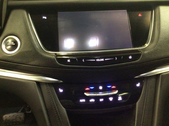Used 2018 Cadillac XT5 Luxury w/ Driver Awareness Package AWD/4WD image 29