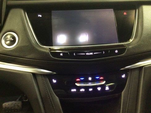 Used 2018 Cadillac XT5 Luxury w/ Driver Awareness Package AWD/4WD image 29