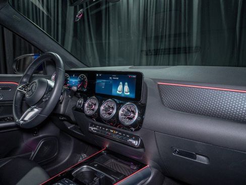 Certified 2025 Mercedes-Benz GLA 250 image 14
