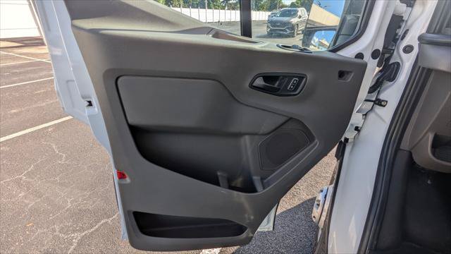 Used 2023 Ford Transit 350 DRW RWD image 14