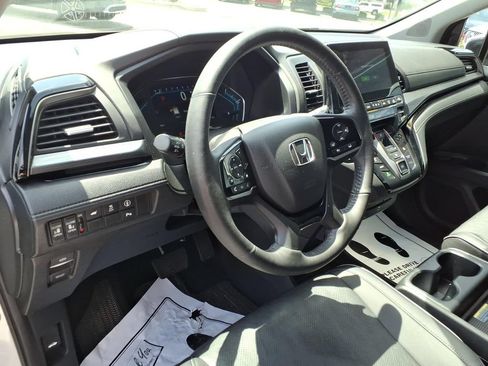 Used 2023 Honda Odyssey Elite image 16