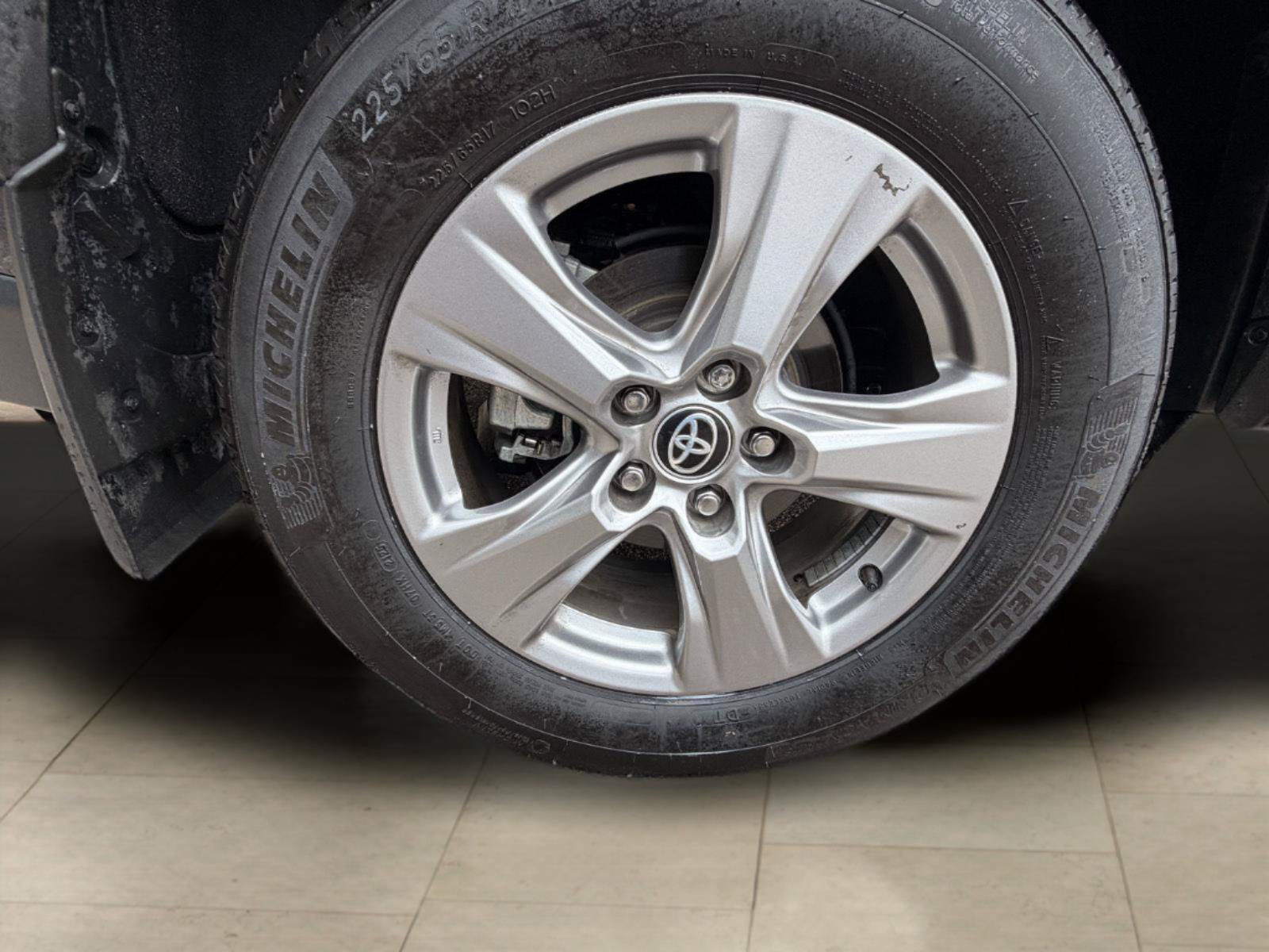 Used 2025 Toyota RAV4 XLE w/ Convenience Package FWD image 48