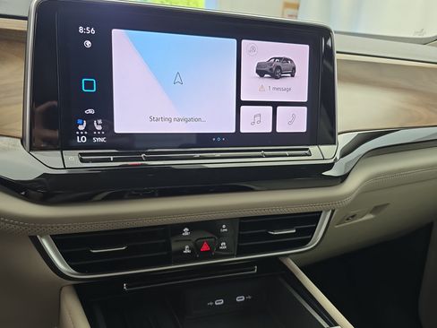 Used 2025 Volkswagen Atlas SE FWD image 21