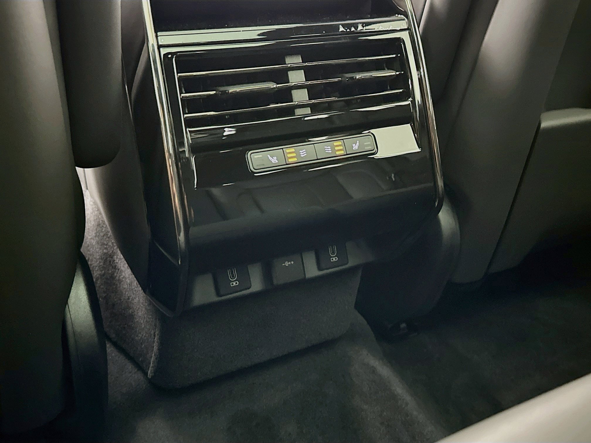 New 2027 Land Rover Range Rover Sport SE AWD/4WD image 23