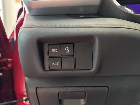 Used 2023 Toyota Highlander XLE image 25