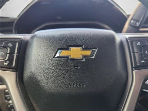 Used 2022 Chevrolet Silverado 1500 LT AWD/4WD image 22