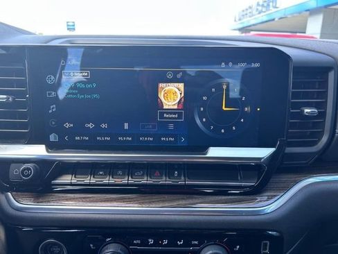 Used 2022 Chevrolet Silverado 1500 LT image 14