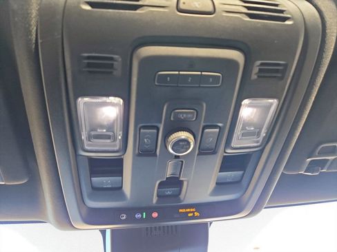 Used 2024 GMC Yukon Denali w/ Advanced Technology Package image 25