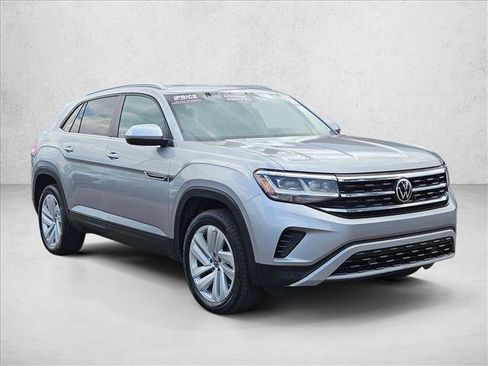 Used 2021 Volkswagen Atlas Cross Sport SE FWD image 3