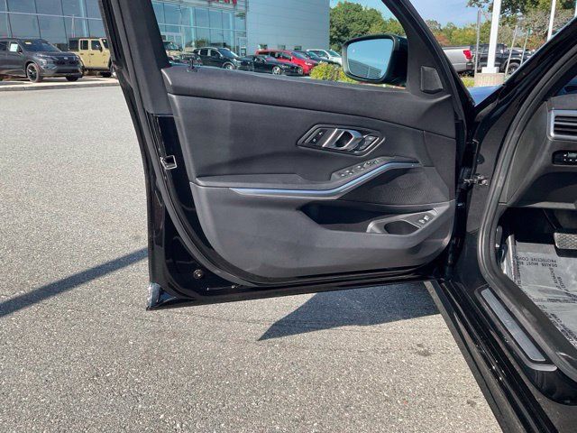 Used 2026 BMW 330i xDrive Sedan AWD/4WD image 10