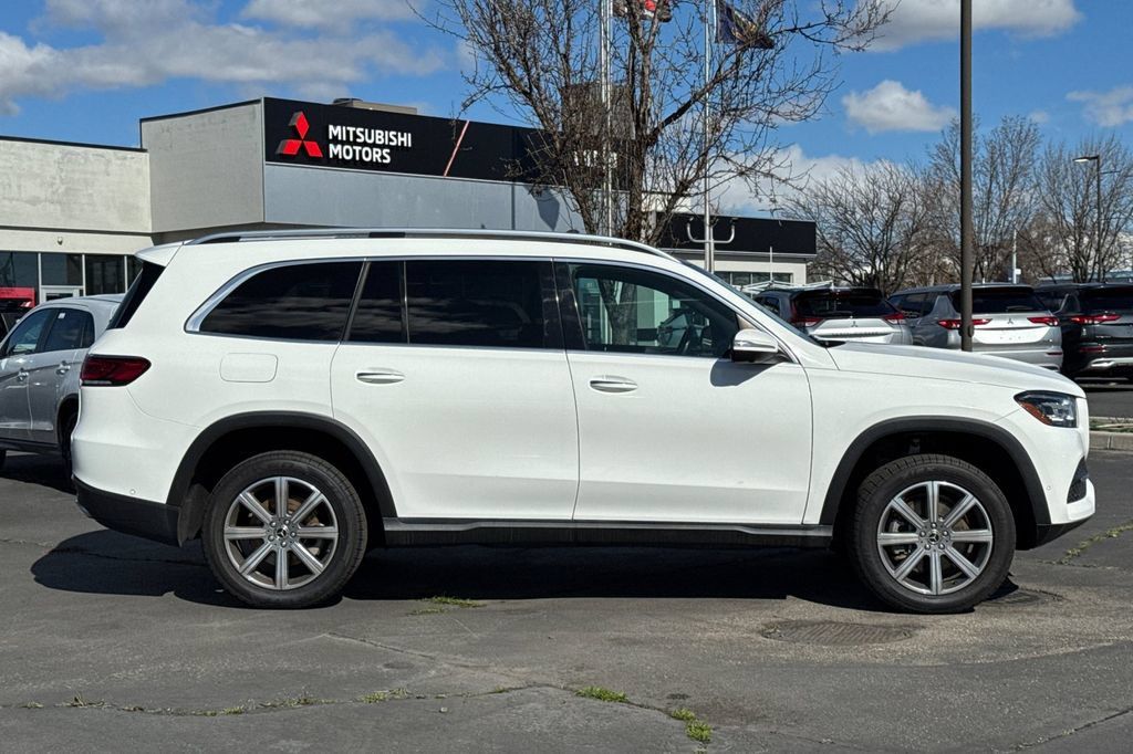Used 2022 Mercedes-Benz GLS 450 4MATIC image 3