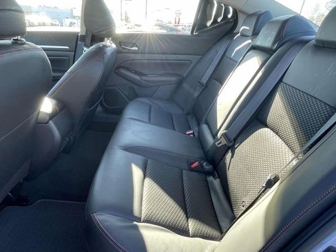 Used 2024 Nissan Altima 2.5 SR image 11