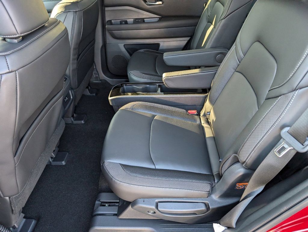 Certified 2025 Nissan Pathfinder SL w/ SL Premium Package FWD image 13