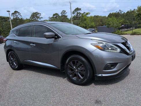 Used 2018 Nissan Murano SV w/ Premium Package FWD image 3