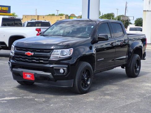 Used 2022 Chevrolet Colorado LT w/ LT Convenience Package AWD/4WD image 3