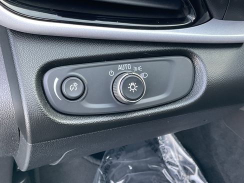 Used 2018 Chevrolet Volt LT image 28