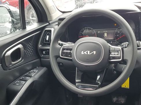 Used 2023 Kia Sorento LX image 23
