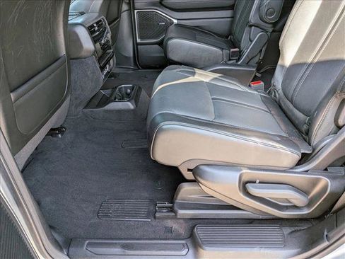 Used 2023 Jeep Wagoneer Series III w/ Preferred Equipment Group image 19