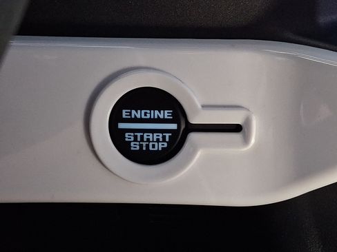Used 2025 Ford Bronco 2-Door w/ Sasquatch Package AWD/4WD image 25