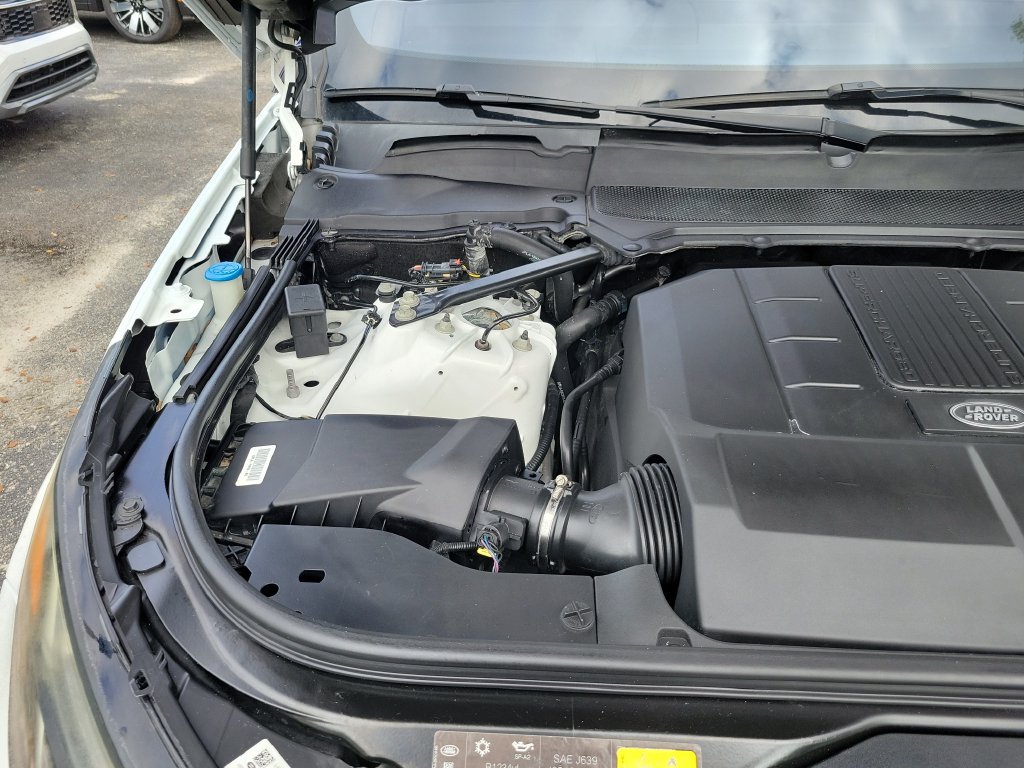 Used 2018 Land Rover Discovery HSE AWD/4WD image 39