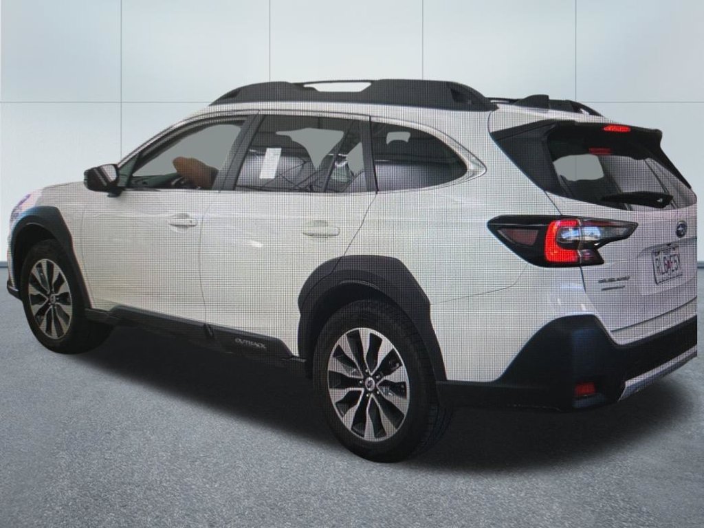 Used 2025 Subaru Outback Limited AWD/4WD image 5