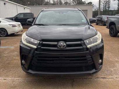 Used 2018 Toyota Highlander SE