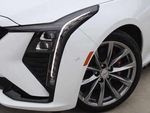 Used 2025 Cadillac CT5 Sport image 3