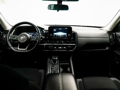 Used 2025 Nissan Pathfinder SV image 25