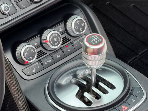 Used 2011 Audi R8 V10 AWD/4WD image 34