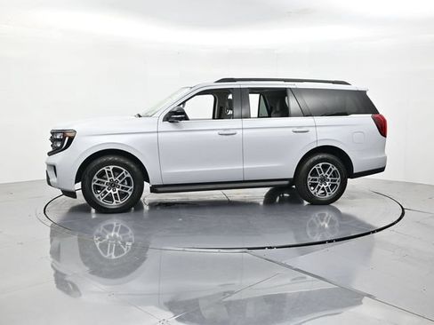 Certified 2025 Ford Expedition Active AWD/4WD image 6