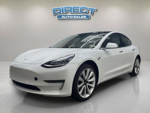 Used 2019 Tesla Model 3 Standard Range image 3