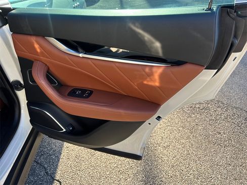 Used 2022 Maserati Levante Modena image 16