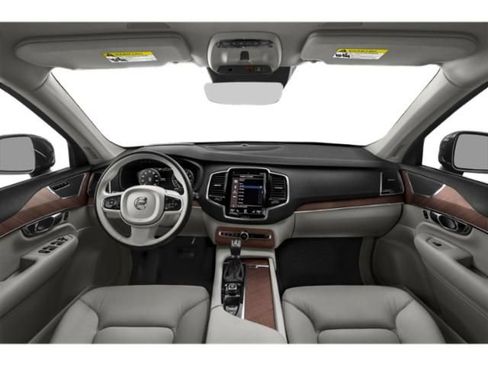 Used 2022 Volvo XC90 T6 Momentum w/ Advanced Package AWD/4WD image 4
