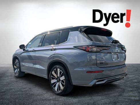 Used 2025 Mitsubishi Outlander SEL image 6