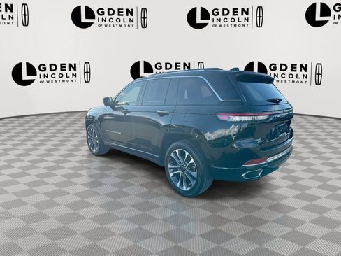 Used 2023 Jeep Grand Cherokee Overland w/ Luxury Tech Group IV AWD/4WD image 6