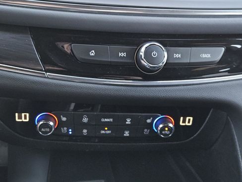 Used 2024 Buick Enclave Premium image 14
